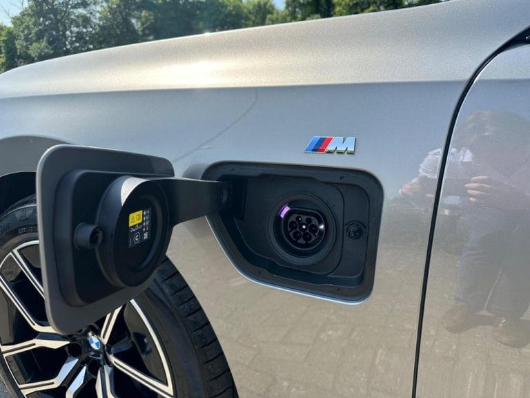 BMW-7-Series-2025 (1)