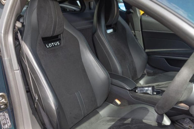 Lotus-Emira-2025-29